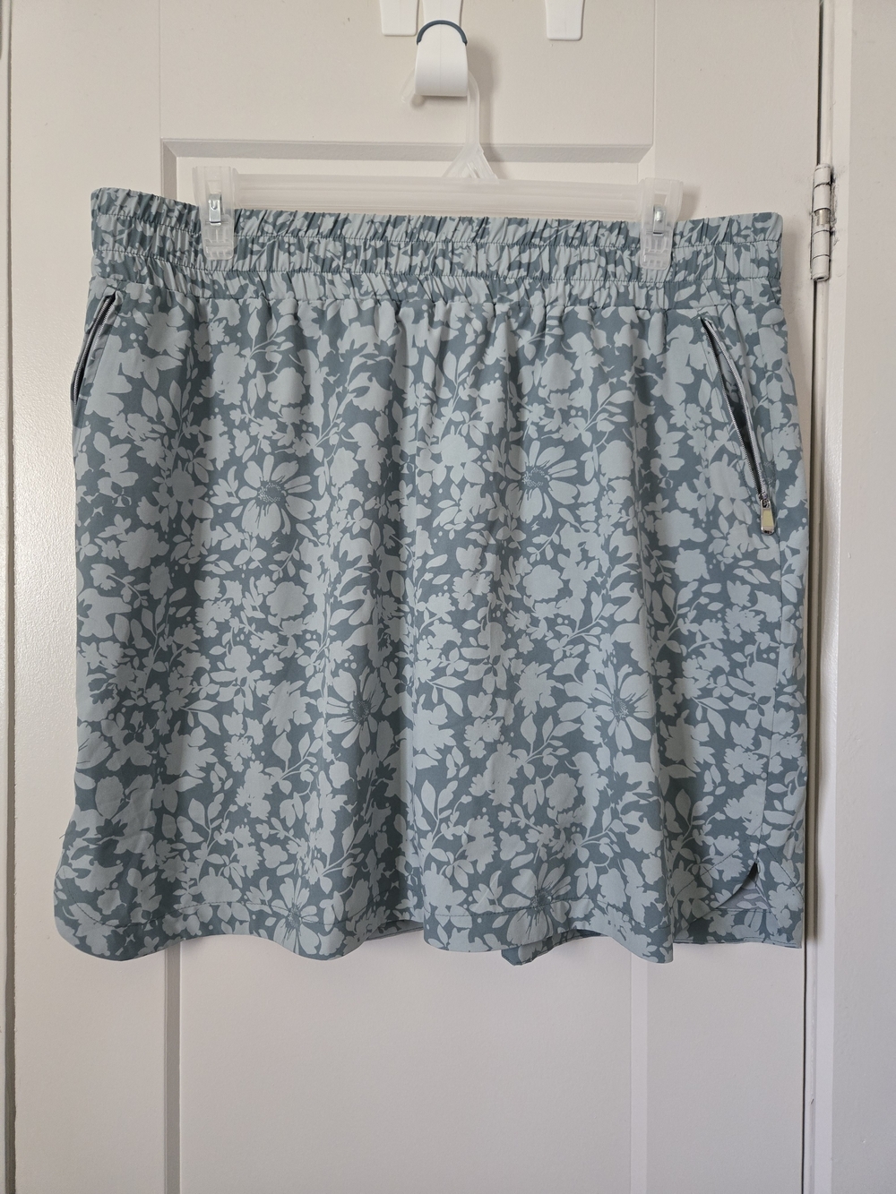 ActiveZone Skort with Elastic Waistband and Zip Pockets